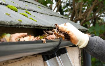 gutter cleaning Oxlease, Hertfordshire